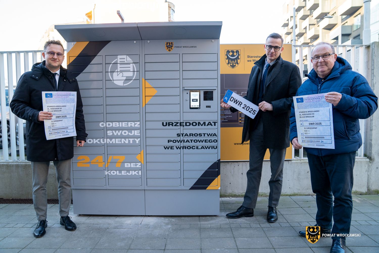 Dokumenty bez kolejek – URZĘDOMAT już działa przy Starostwie Powiatowym we Wrocławiu