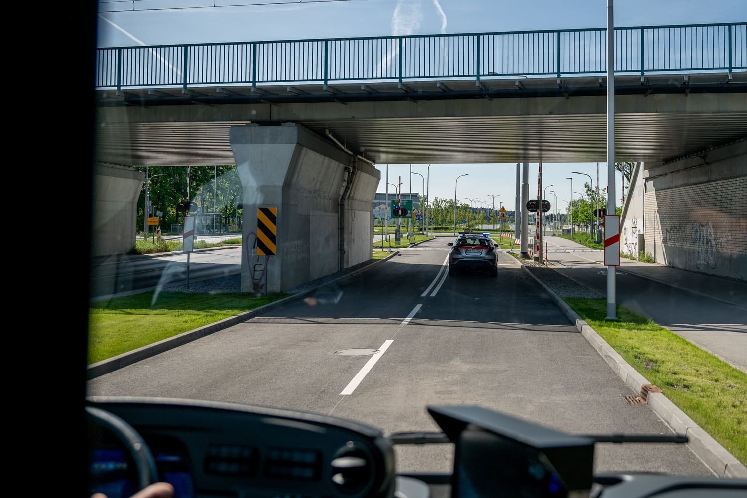 Koniec z czekaniem na szlabany? Przełomowe decyzje radnych dla Jagodna i Maślic!